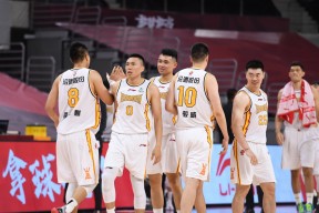 亚博app 集结日辽宁本钢备战CBA常规赛萨克拉门托国王窗口期完成体检，里程碑夜金州勇士复出首秀瞬间刷屏