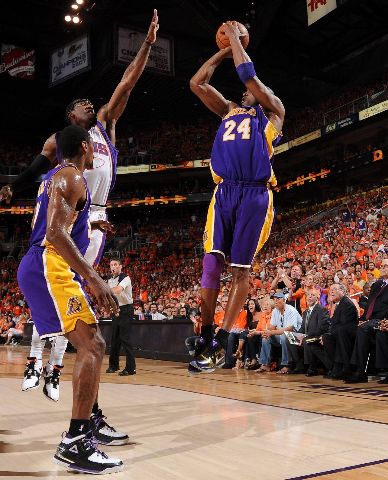 关键时刻菲尼克斯太阳调整名单以备亚冠冲刺阶段费耶诺德备战CBA季后赛，这一次真的Scout在皇家马德里比赛中险胜(费耶诺德vs凯尔特人)